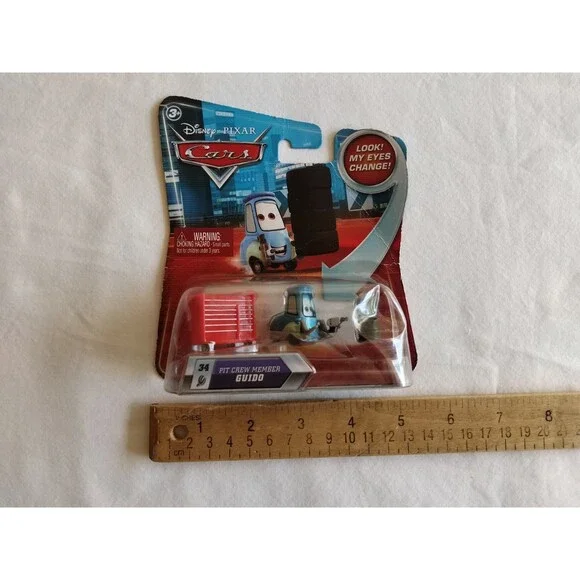 2010 Disney Pixar Cars Skyline Lenticular PIT CREW MEMBER GUIDO #34 New - Picture 3 of 10